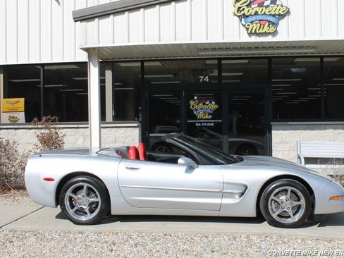 Used 2001 Chevrolet Corvette w/ Preferred Equipment Group2 image 21