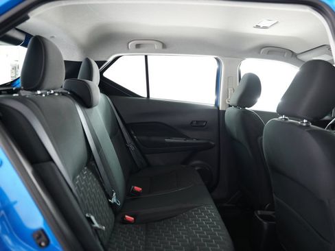 Used 2022 Nissan Kicks S FWD image 33