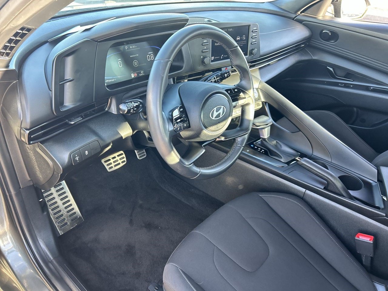 Used 2025 Hyundai Elantra Sport FWD image 15