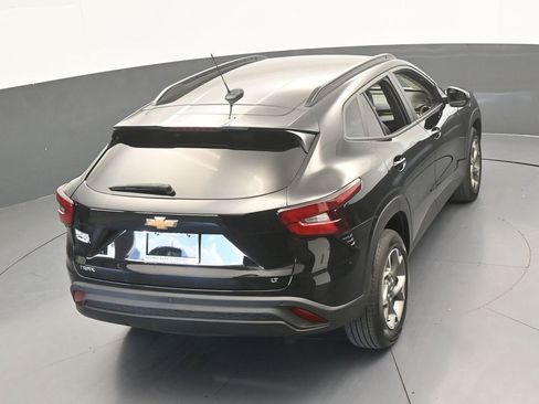 Used 2025 Chevrolet Trax LT w/ Driver Confidence Package image 45