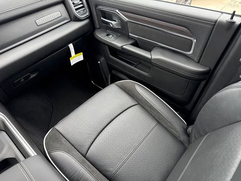 New 2026 RAM 2500 Laramie AWD/4WD image 16