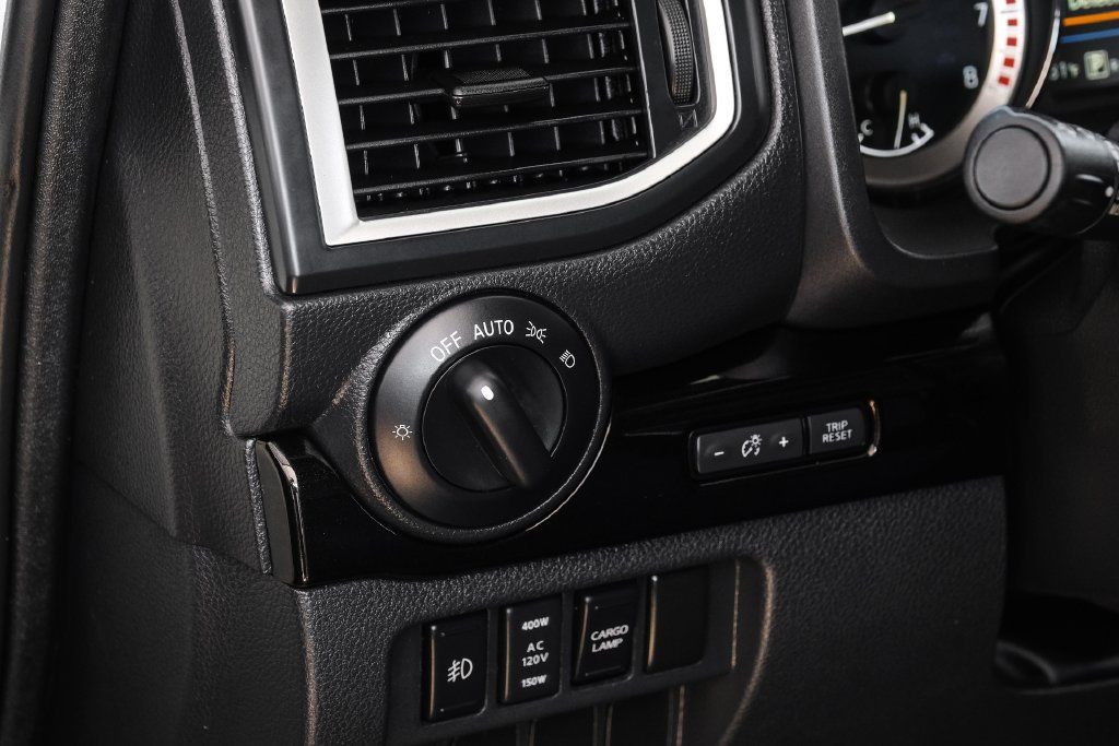Used 2019 Nissan Titan SL w/ Midnight Edition RWD image 26