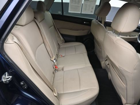 Used 2018 Subaru Outback 2.5i Limited AWD/4WD image 19