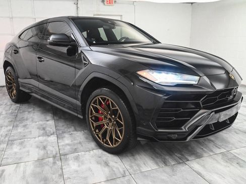 Used 2020 Lamborghini Urus image 3