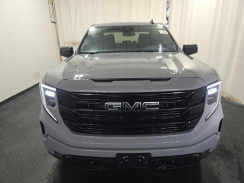 Used 2024 GMC Sierra 1500 Elevation w/ LPO, Elevation Black Package AWD/4WD image 7
