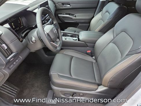 New 2026 Nissan Pathfinder SL w/ SL Premium Package AWD/4WD image 7