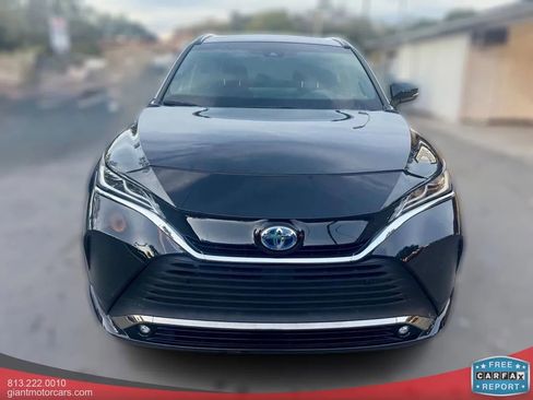 Used 2024 Toyota Venza Limited image 2