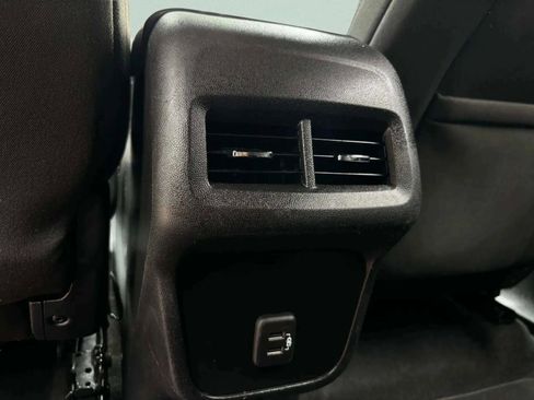 Used 2019 Chevrolet Equinox LT w/ Driver Convenience Package image 20