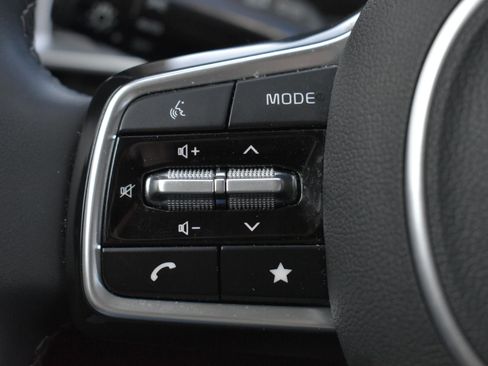 Used 2025 Kia Sorento S AWD/4WD image 19