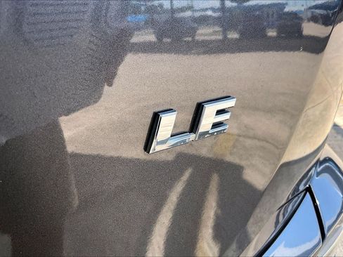 Used 2016 Toyota RAV4 LE FWD image 10