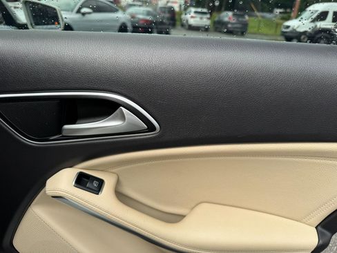 Used 2018 Mercedes-Benz CLA 250 image 27