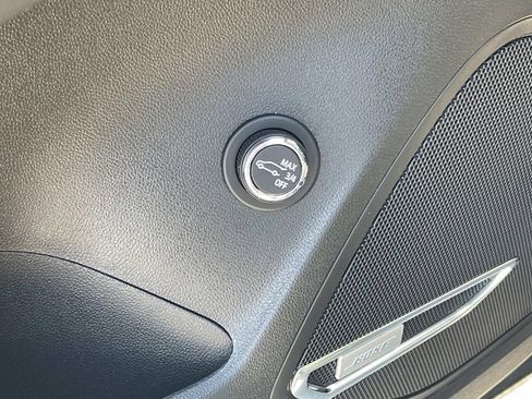 Used 2023 Buick Envision Avenir image 17