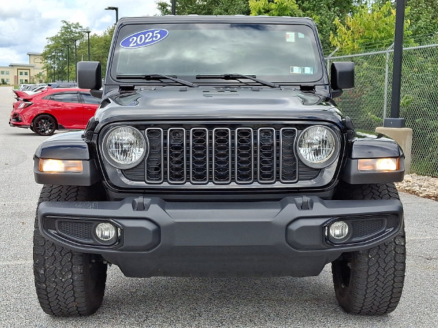 Used 2025 Jeep Gladiator Sport AWD/4WD image 5