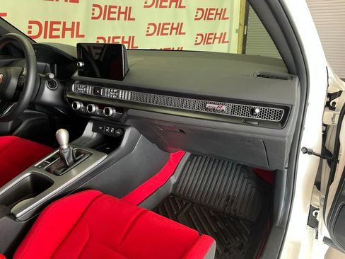 Used 2026 Honda Civic Type R image 13