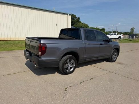 Used 2025 Honda Ridgeline TrailSport image 3