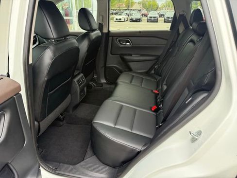 Used 2021 Nissan Rogue SV w/ Premium Package AWD/4WD image 17