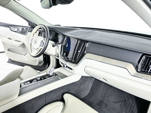 Certified 2023 Volvo XC60 B5 Ultimate w/ Protection Package Premier image 25