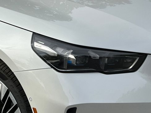 Used 2026 BMW i5 eDrive40 image 11