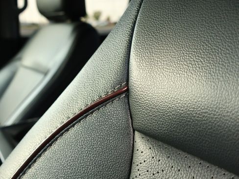 Used 2022 Ford F150 Lariat w/ Trailer Tow Package image 8