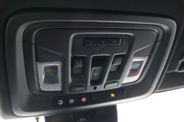 Used 2025 GMC Sierra 2500 AT4 w/ AT4 Premium Plus Package AWD/4WD image 19