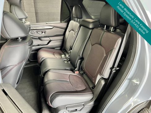 Used 2025 Honda Pilot Black Edition image 11
