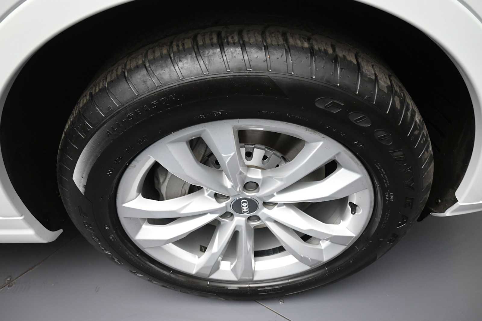 Used 2019 Audi Q7 3.0T Premium w/ Convenience Package AWD/4WD image 12