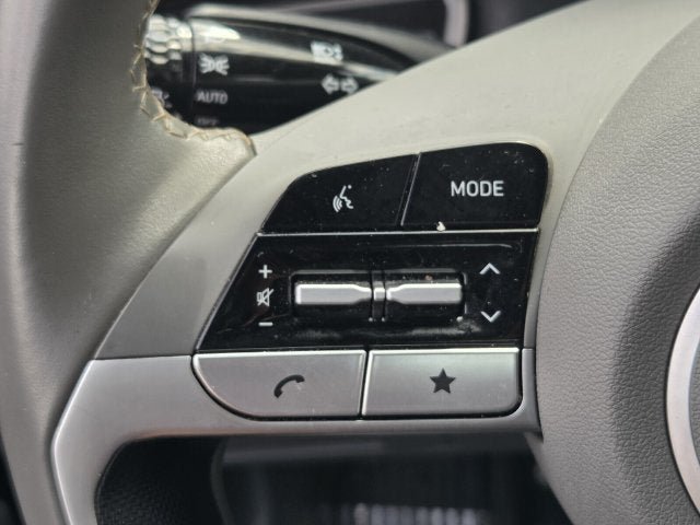 Used 2025 Hyundai Elantra SEL FWD image 33