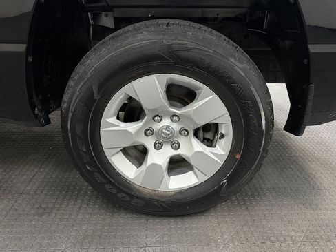 Used 2023 RAM 1500 Big Horn AWD/4WD image 11