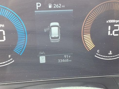 Used 2024 Hyundai Kona SEL FWD image 25