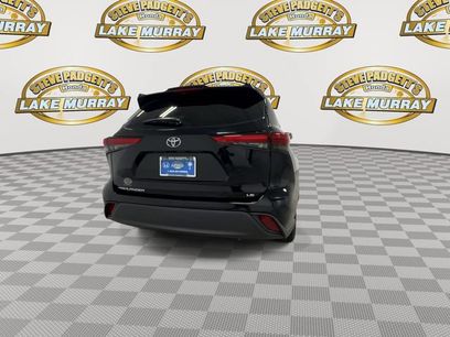 Used 2023 Toyota Highlander LE