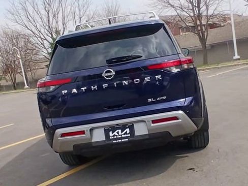 Used 2023 Nissan Pathfinder SL image 2