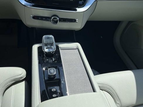 New 2026 Volvo XC90 T8 Ultra w/ Protection Package Premier AWD/4WD image 32