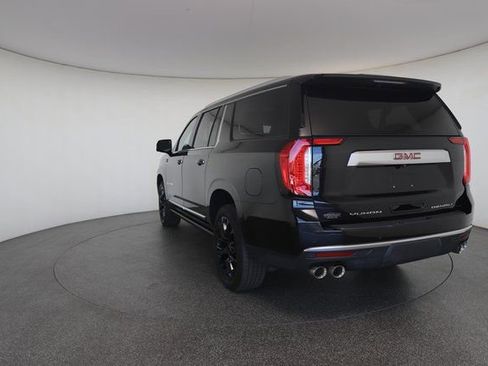 Used 2022 GMC Yukon XL Denali image 12
