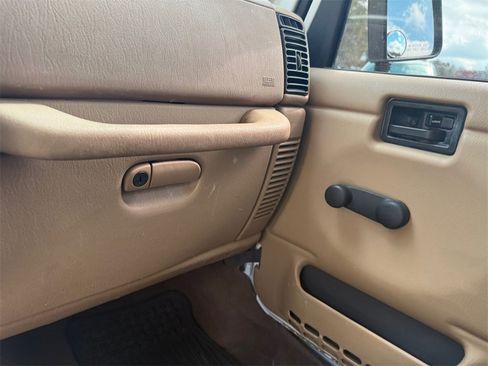 Used 1999 Jeep Wrangler Sahara image 24
