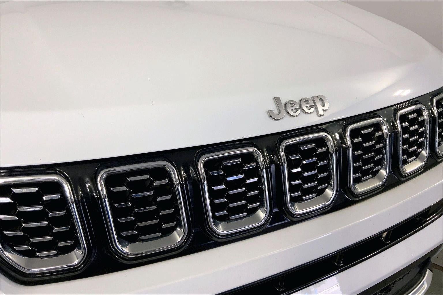 Used 2025 Jeep Compass Limited AWD/4WD image 28