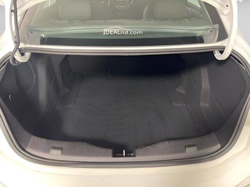 Used 2017 Chevrolet Cruze LT w/ Convenience Package image 7