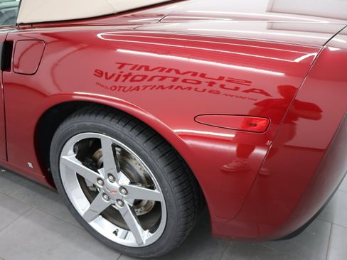 Used 2006 Chevrolet Corvette Convertible w/ Preferred Equipment Group RWD image 28