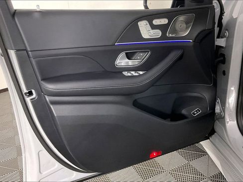 Used 2026 Mercedes-Benz GLS 450 4MATIC image 15