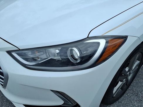 Used 2017 Hyundai Elantra SE w/ SE A/T Tech Package 03 FWD image 5