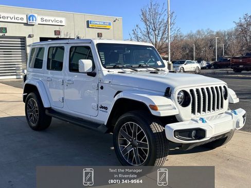 Used 2022 Jeep Wrangler Unlimited Sahara image 3