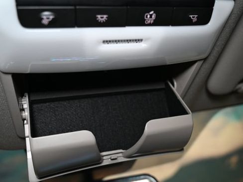 Used 2024 Nissan Sentra SV FWD image 39