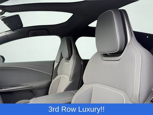 Used 2026 Lucid Gravity Grand Touring AWD/4WD image 40