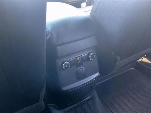 Used 2016 Ford Explorer XLT w/ Equipment Group 202A AWD/4WD image 15