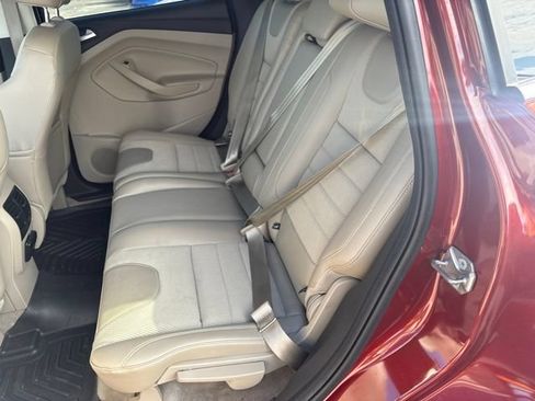 Used 2015 Ford Escape SE w/ SE Chrome Package FWD image 9