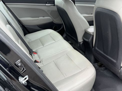 Used 2018 Hyundai Elantra SE w/ SE Connectivity Package 04 FWD image 23