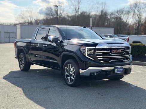 Used 2023 GMC Sierra 1500 SLT w/ SLT Convenience Package image 9