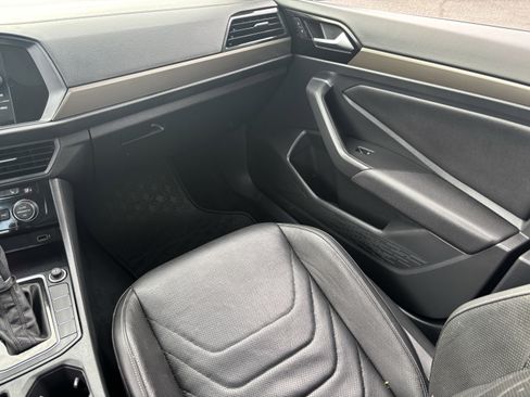 Used 2019 Volkswagen Jetta SEL Premium image 14