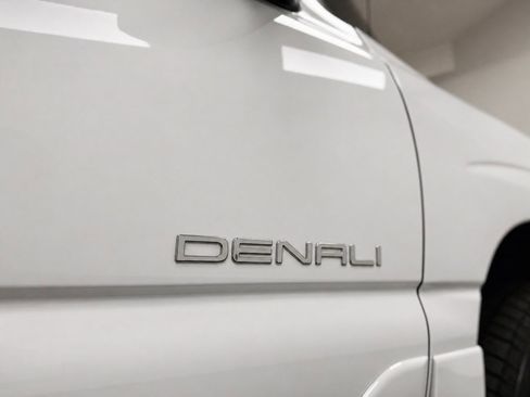 Used 2003 GMC Yukon Denali AWD/4WD image 58