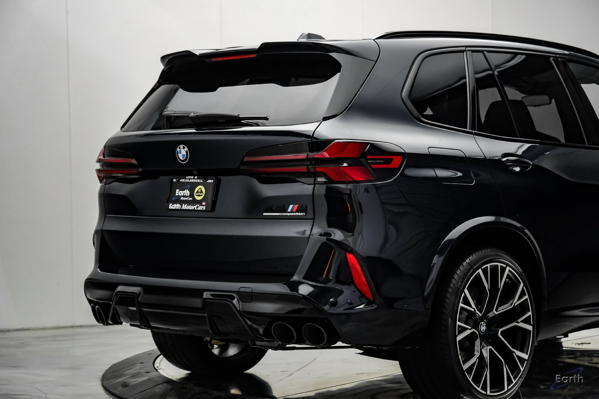 Used 2025 BMW X5 M Competition w/ Executive Package AWD/4WD image 18