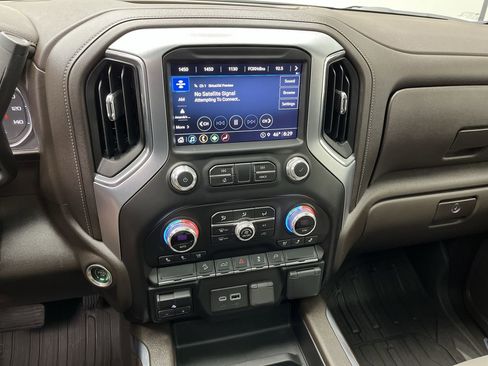 Used 2023 GMC Sierra 2500 SLT AWD/4WD image 17